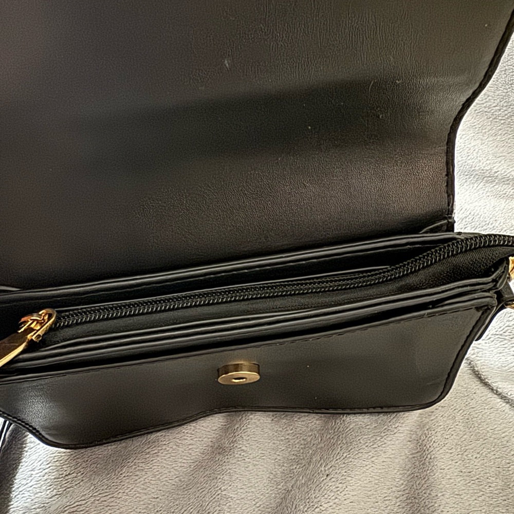 Crossbody Faux Black Leather, Chic Plaid With Gold Tone Accents - Picture 5 of 7